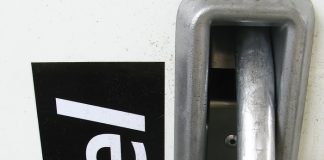 ’n Kykie na dieselpryse en -gebruik oor tyd