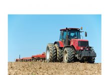 Trekkerverkope nog verder onder druk