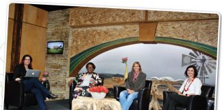 Vroue gesels oor hul plek in landbou