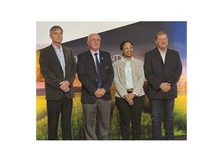 Oop gesprekke broodnodig vir volhoubare vooruitgang