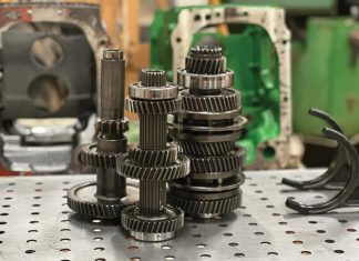 Hoe verskil trekkerdienskoste volgens fabrikaat en plek?