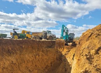 BOEREGEMEENSKAP herstel paaie na verwoestende vloede